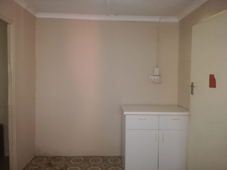 6 Bedroom Property for Sale in Woodlands Western Cape